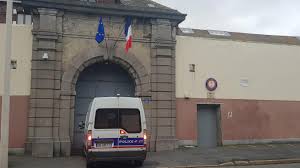 Bethune Un Syndicat Denonce Le Maintien Des Parloirs En Prison