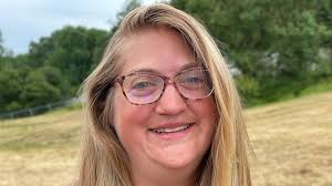 Glastonbury Festival-goers pay tribute to those lost to Covid