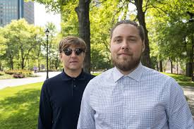 On agit sans mobile ca vous paraоt bizarre c'est p't etre qu'on est debile c'est p't etre par desespoir du moins c'est ce que disent les journaux du soir quand on arrive en ville. Les Trois Accords Elle S Appelait Corinne