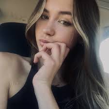 Kiera Lee's Instagram, Twitter & Facebook