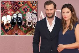 Warner was born amelia catherine bennett in birkenhead, merseyside. Jamie Dornan Zuruck Auf Instagram Als Er Auflistet Was Er Sucht Vorwarts Nach Dem Corona Virus Pandemie Aktuelle Boulevard Nachrichten Und Fotogalerien Zu Stars Sternchen