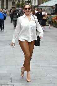 Browse more than 100,000 pictures of celebrity and movie on aceshowbiz. Kelly Brook Looks Chic As She Teams Leather Trousers With Killer Heels