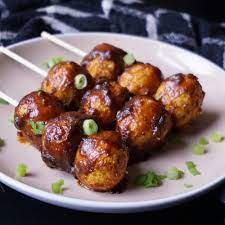 Hong Kong Street Food Style Curry Fish Balls Recipe | ET Food Voyage