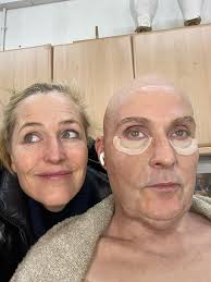 Is this how Mitch Pileggi always transformed into Walter Skinner, @gilliana  ? What a work! (Also wish threadless Mitch a happy birthday from me!)