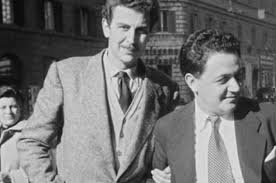 Συλλαμβάνεται τον αύγουστο του 1967. Spania Yperoxh Fwtografia Dyo Megalwn Ellhnwn Mikhs 8eodwrakhs Manos Xatzidakis To 1954 Eirinika Gr