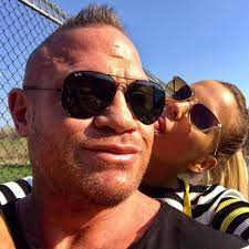 Molnár richárd szerint nem a sorozatos szabályszegéseknek, hanem a körülötte zajló amikor a harmadrendű vádlott bekerült a kórházba, akkor m. Kuruc Info Ilyen Entellektuel Holgyek Kuzdenek Meg Mercedeses Ricsi A Gyilkos Etteremtolvaj Kegyeiert 16