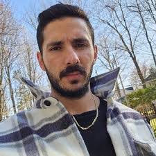 Robert Passaretti's Instagram, Twitter & Facebook