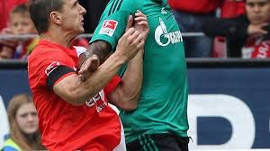Sangat keras kepala saat berhadapan dengan lawan, satu lawan satu.tampaknya, dia akan jadi pelapis yang sepadan untuk luis suarez, karena memiliki karakter nyaris sama. Der Prince Macht Den Unterschied Fsv Mainz 05