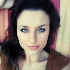 Joanna Fidler's Instagram, Twitter & Facebook