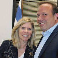 Federation honors three; bids farewell to outgoing president; welcomes new  president