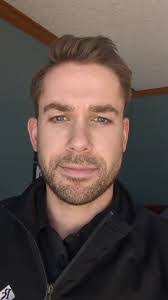 Elaine Sciarroni's Instagram, Twitter & Facebook