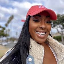 Ashly Williams's Instagram, Twitter & Facebook