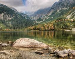 Infos zu einwanderung, reisen, klima, menschen, sprache im jahr 2019 wanderten offiziell 154 deutsche in die slowakische republik aus und 93 kamen wieder. Hohe Tatra