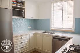 Blue or metallic splashbacks that are preferred by homeowners who want a unique effect for their homes that's not very light or dark decoglaze™ will have the coloured glass splashback that you need to achieve the visualised ambience for your kitchen, bathroom or any other space. Spades Misty Blue Kitchen Splashback Online At Pressed Tin Panels