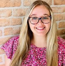 Carolyn Florio's Instagram, Twitter & Facebook