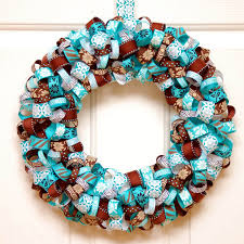 This wreath is all about gorgeous colors in shades of blues and aquas with wonderful silver accents. 36 Best Christmas Wreath Ideas And Designs For 2020