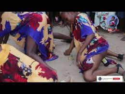Balaa kufuru waliofanya chura kwenye shuhuli yetu uswazi, nguo na mawigi zavuliwa live, vitu saba vinavyowaboa wanawake mkifanya mkiwa kitandani, sehemu. Buza Chura Kukatika Viuno Baikoko Baikoko Mauzauza Chura Cute766