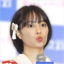 Suzu hirose (広瀬 すず, hirose suzu, born 19 june 1998) is a japanese actress and model. åºƒç€¬ã™ãš ãƒœãƒ–ãƒ˜ã‚¢cm å¥½è©•ã®è£ã§ãƒãƒ©ã£ã¨è¦‹ã› ãƒ'ãƒ¼ãƒžãƒ˜ã‚¢ ãŒæ°—ã«ãªã‚‹ ã‚¢ã‚µèŠ¸ãƒ—ãƒ©ã‚¹