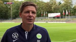 Zur bildershow von oliver glasner. Champions League Videos Wolfsburg Trainer Oliver Glasner Druckt Dem Vfl Die Daumen Fussball News Sky Sport