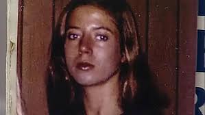 L'autostoppista Mary K Schlais fu uccisa nel 1974. Cinquant'anni dopo, la  polizia afferma di aver arrestato il suo assassino. : r/TrueCrimeDiscussion