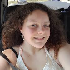 What can be a good bedding for a concrete chicken run?