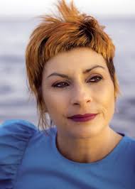 Animação de Verão na Fortaleza: Viviane Canta Piaf