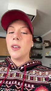 Larissa Lee's Instagram, Twitter & Facebook