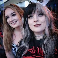 Nicole Crouch's Instagram, Twitter & Facebook