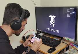 Using a mouse and keyboard on pubg ps4, xbox or mobile is a controversial topic. Pubg Wasn T Just A Game For The Youth Deccan Herald