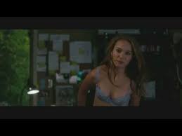 They're both beautiful and appealing to a lot of people. Review No Strings Attached Natalie Portman Ashton Kutcher Youtube