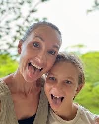 Veronica Hueck's Instagram, Twitter & Facebook