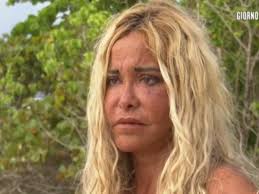 Simple past tense and past participle of awe. The Island Of The Famous Vera Gemma Discovers The Truth About Awed I Don T Want To See Him Again Curler Ruetir