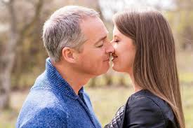 Istri bosku yang kesepian | alur cerita film secret in bed my boss. Secret Lover Is My Dad S Age And I M Worried About What People Will Say I Am 18 And He Is 45