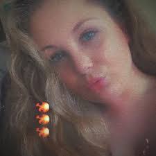 Chloe Cronk's Instagram, Twitter & Facebook