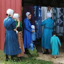 Amish Women Amish Dress Amish Culture Amish