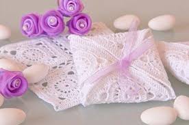 Il prezzo si riferisce al confezionamento completo di tulle e confetti, no fiore. Inafferrabile Gelatina Apertamente Matrimonio Bomboniere Originali Amazon Monzacorre It