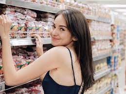 Enzy storia baru saja pindah ke rumah barunya. Fm8sjcahp2hyjm