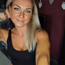 📩 You have (2) private messages from Manuela Touch the heart to accept the  messages