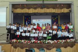 Keputusan sijil pelajaran malaysia (spm) 2018 telah pun diumumkan. 41 Calon Cemerlang Spm 2018 Di Perlis Malaysia Aktif