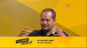 Sebelum menyampaikan ucapan pembukaan sidang baru parlimen di kuala lumpur hari ini baginda secara bersahaja bertitah. Sila Duduk Jangan Lari Keldai Akaun 2 Afyan Com