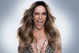 A música toca e os acordes são conhecidos. Camarote Da Veveta Recebera Convidados De Ivete Sangalo No Carnaval 2020