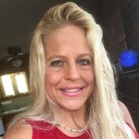 Donna Duffy's Instagram, Twitter & Facebook