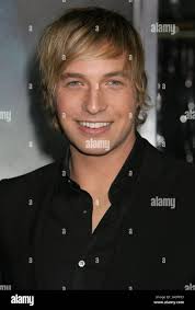 Ryan hansen hi-res stock photography and images