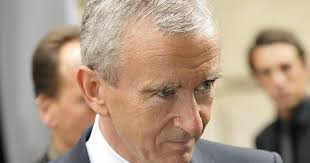 Jeff bezos, le patron d'amazon, a subtilisé la première place à bill gates, longtemps dominateur parmi les milliardaires. Voici Les 9 Francais Les Plus Riches En 2018 Selon Forbes