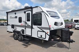 Get the complete winnebago micro minnie 1800bh overview including specs, available options, pictures, floorplan and the best pricing available in the country. 2021 Winnebago Micro Minnie 1800bh Batavia Oh 45989 For Sale Holman Rv
