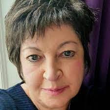 Joan Esson's Instagram, Twitter & Facebook