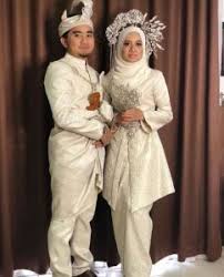 Baju pengantin songket womens fashion bridal wear on. 16 Inspirasi Baju Kahwin Songket Yang Confirm Anda Berkenan Pesona Pengantin
