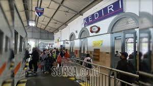 Stasiun kereta api di : Pemberlakuan Gapeka 2021 Ada Tiga Keberangkatan Baru Jadwal Kereta Api Dari Stasiun Kediri Surya