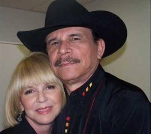 Ídolo da Jovem Guarda, cantor Eduardo Araújo vive romance após morte da  esposa Sylvinha