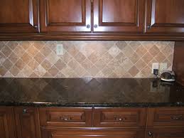 Backsplash Ideas For Ubatuba Countertop Countertops And Cabinets With A Medium Light Backsplash Maple Kitchen Cabinets Maple Kitchen Kitchen Renovation